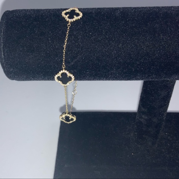 18k Onyx Clover Bracelet - Picture 8 of 12